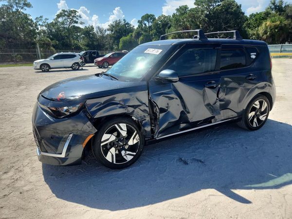 2025 KIA SOUL GT-Line — Front 3/4