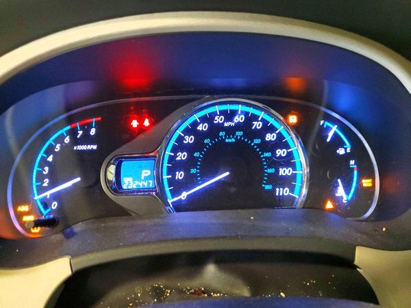 2012 TOYOTA SIENNA