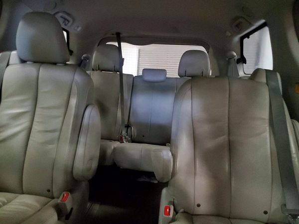 2012 TOYOTA SIENNA