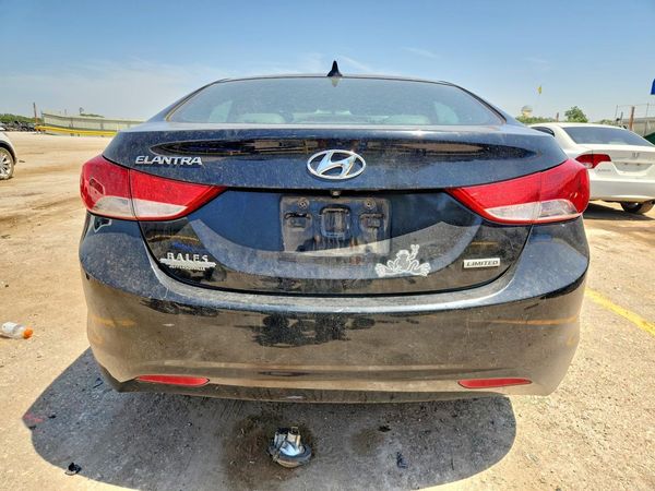 2013 HYUNDAI ELANTRA