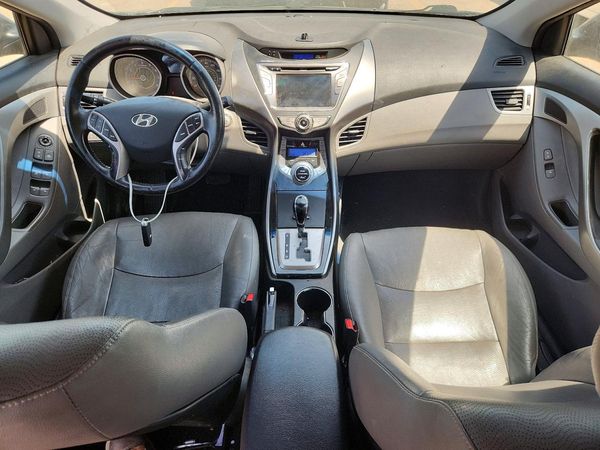 2013 HYUNDAI ELANTRA