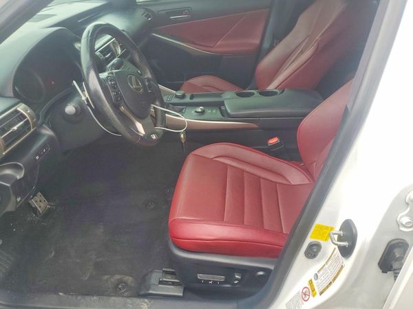 2016 LEXUS IS 200t
