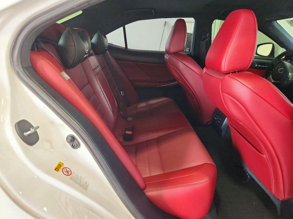 2016 LEXUS IS 200t