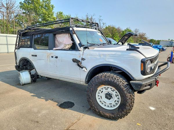 2023 FORD BRONCO — Passenger 3/4