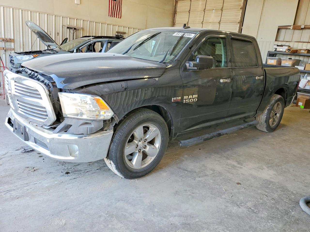 2016 RAM 1500 SLT CREW CAB 4X2