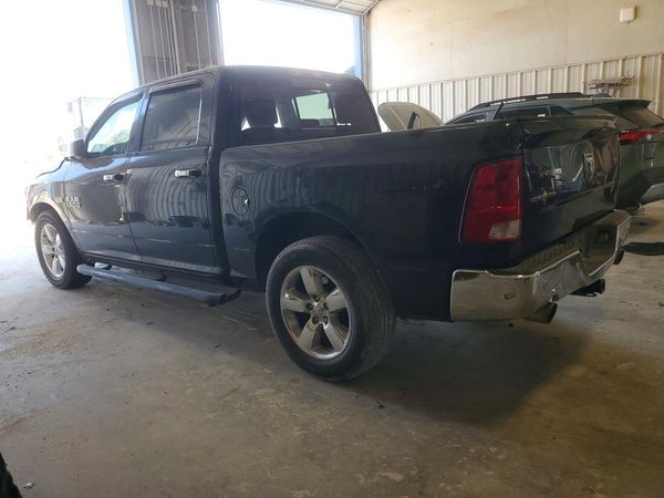 2016 RAM 1500 SLT CREW CAB 4X2