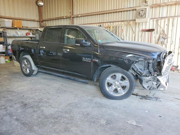 2016 RAM 1500 SLT CREW CAB 4X2