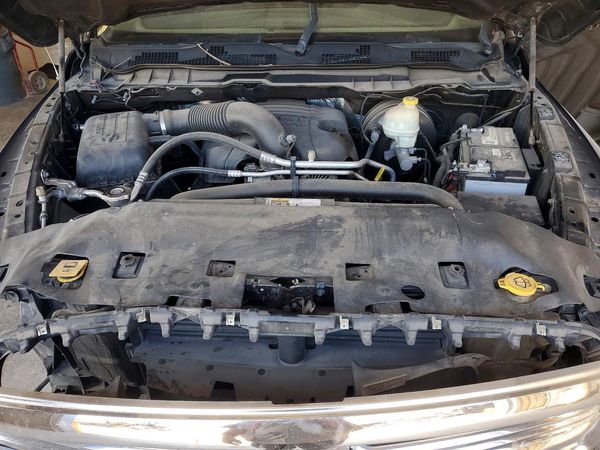 2016 RAM 1500 SLT CREW CAB 4X2