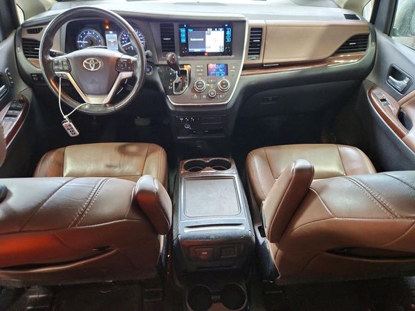2015 TOYOTA SIENNA