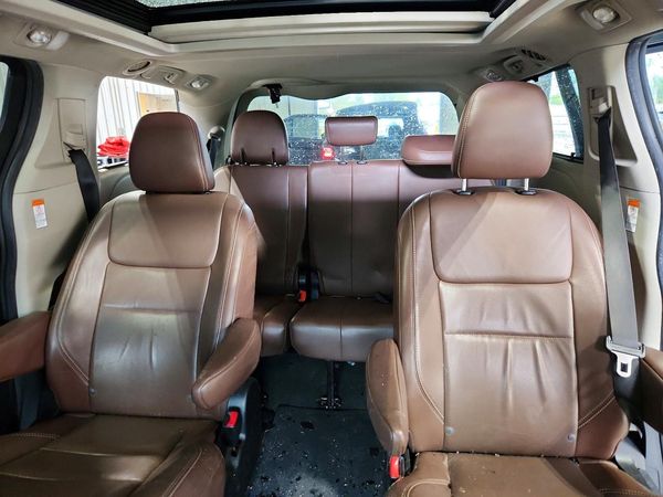 2015 TOYOTA SIENNA