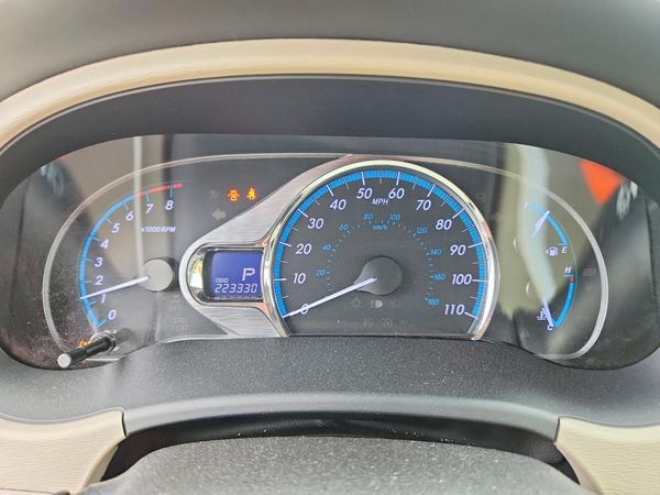 2014 TOYOTA SIENNA