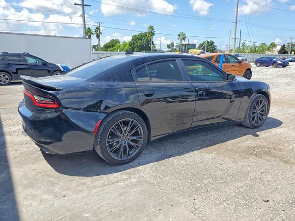 2018 DODGE CHARGER SXT Plus