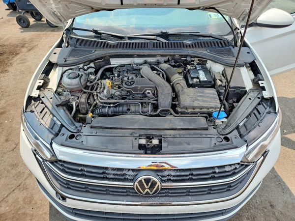 2022 VOLKSWAGEN JETTA S — Engine bay