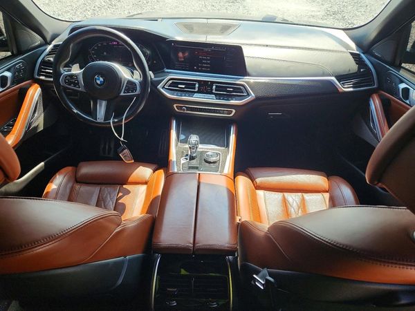 2021 BMW X6 M50i
