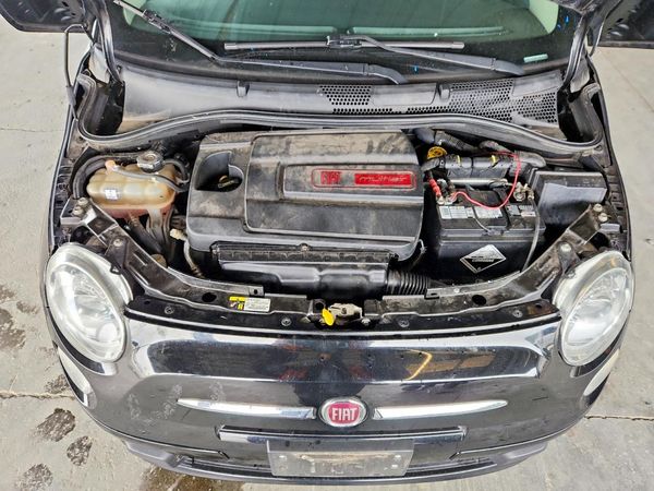 2015 FIAT 500 Pop — Engine bay