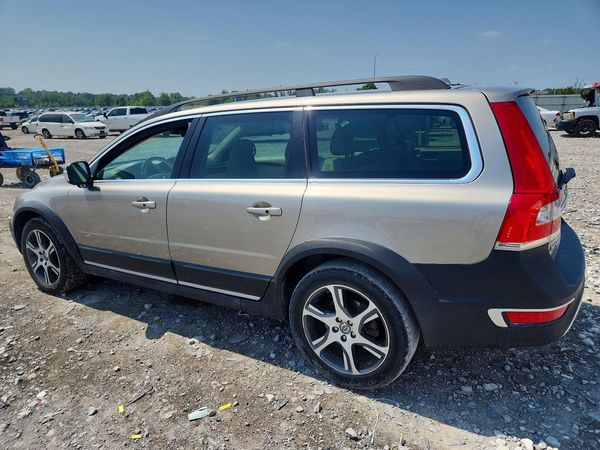 2015 VOLVO XC70 Platinum (non R design)