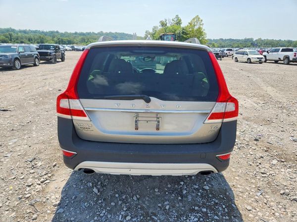 2015 VOLVO XC70 Platinum (non R design)