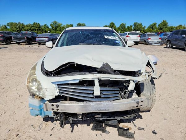 2015 INFINITI Q40