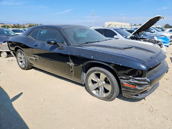 2018 DODGE CHALLENGER SXT — Passenger 3/4