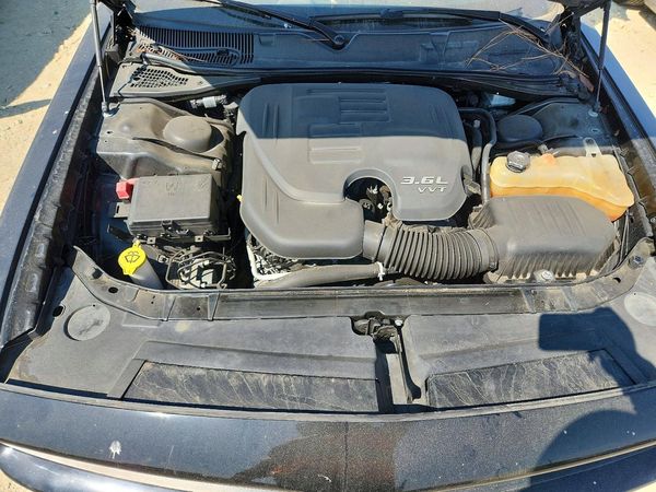 2018 DODGE CHALLENGER SXT — Engine bay