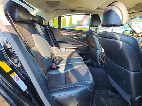 2013 LEXUS LS 460