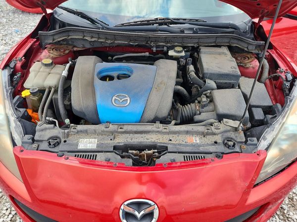 2013 MAZDA 3 Touring/GS