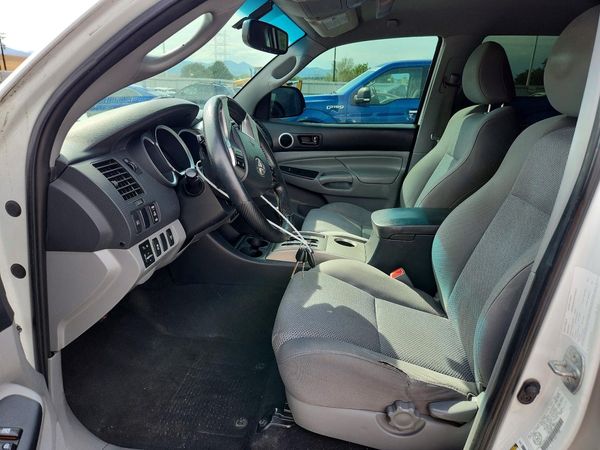 2013 TOYOTA TACOMA Delux