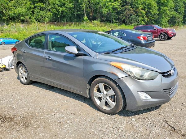2013 HYUNDAI ELANTRA — Passenger 3/4