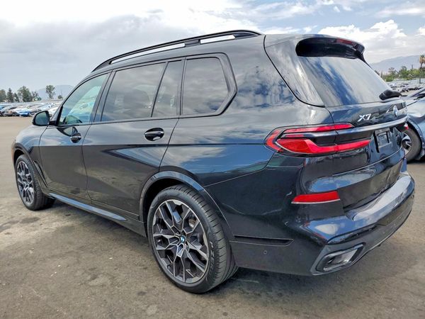 2025 BMW X7 xDrive40i