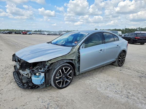 2017 VOLVO S60 Dynamic