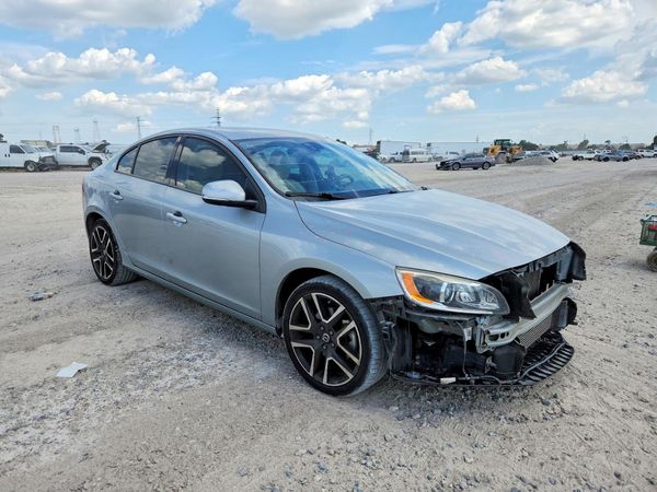 2017 VOLVO S60 Dynamic