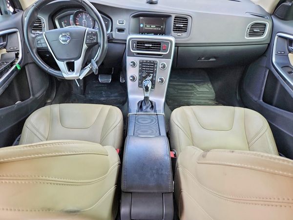 2017 VOLVO S60 Dynamic