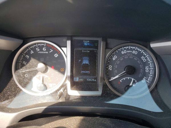 2022 TOYOTA TACOMA SR5