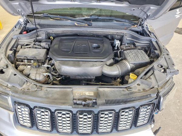 2021 JEEP CHEROKEE Laredo — Engine bay