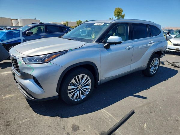 2024 TOYOTA HIGHLANDER Platinum