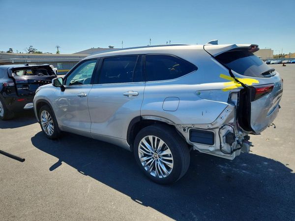 2024 TOYOTA HIGHLANDER Platinum