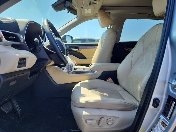 2024 TOYOTA HIGHLANDER Platinum
