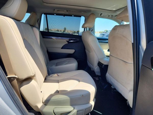 2024 TOYOTA HIGHLANDER Platinum