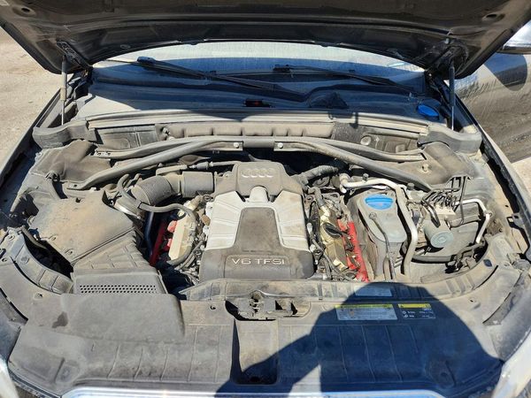 2016 AUDI Q5 — Engine bay