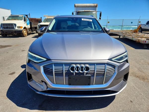 2022 AUDI E-TRON