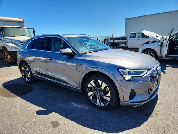 2022 AUDI E-TRON