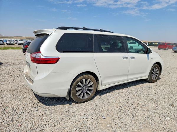 2018 TOYOTA SIENNA