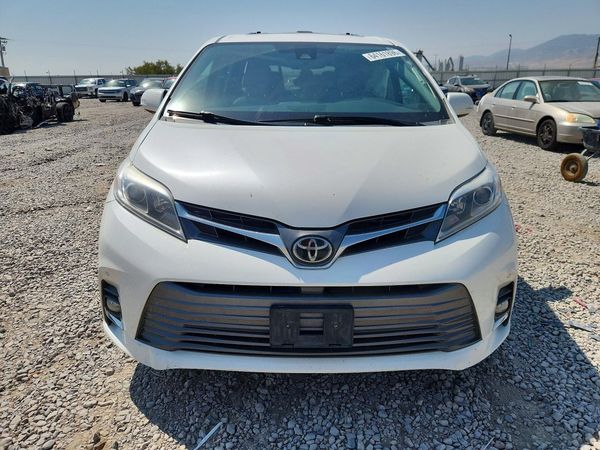 2018 TOYOTA SIENNA