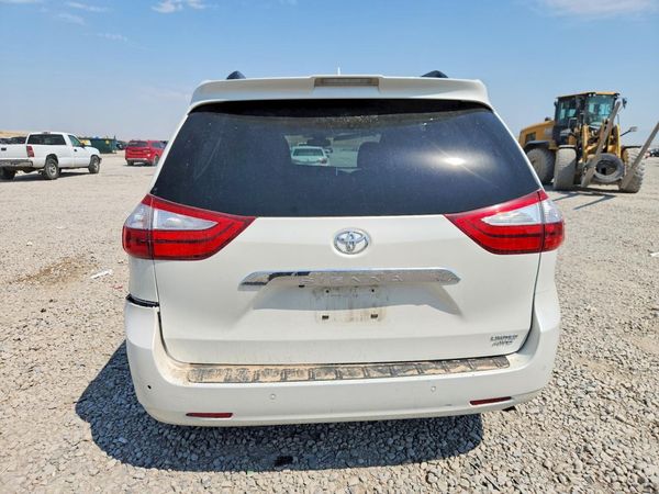 2018 TOYOTA SIENNA