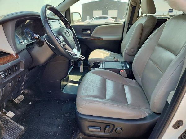 2018 TOYOTA SIENNA