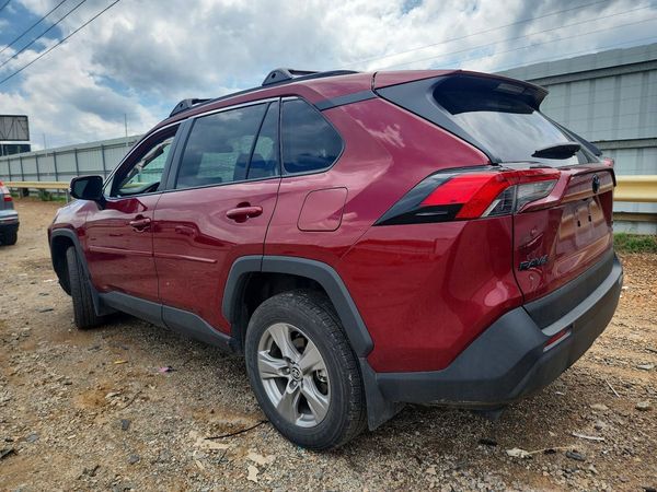 2024 TOYOTA RAV4 XLE