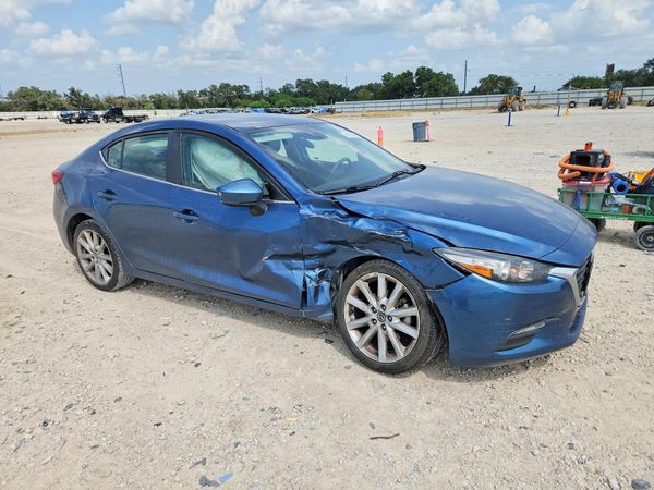 2017 MAZDA 3