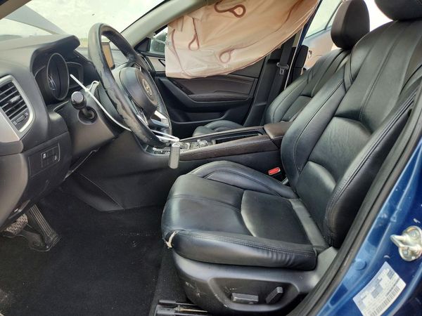 2017 MAZDA 3