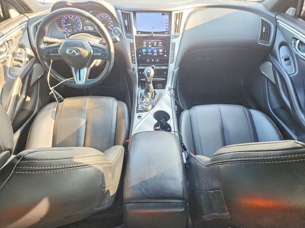 2017 INFINITI Q60