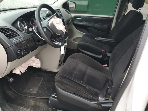 2015 DODGE CARAVAN SE — DENT